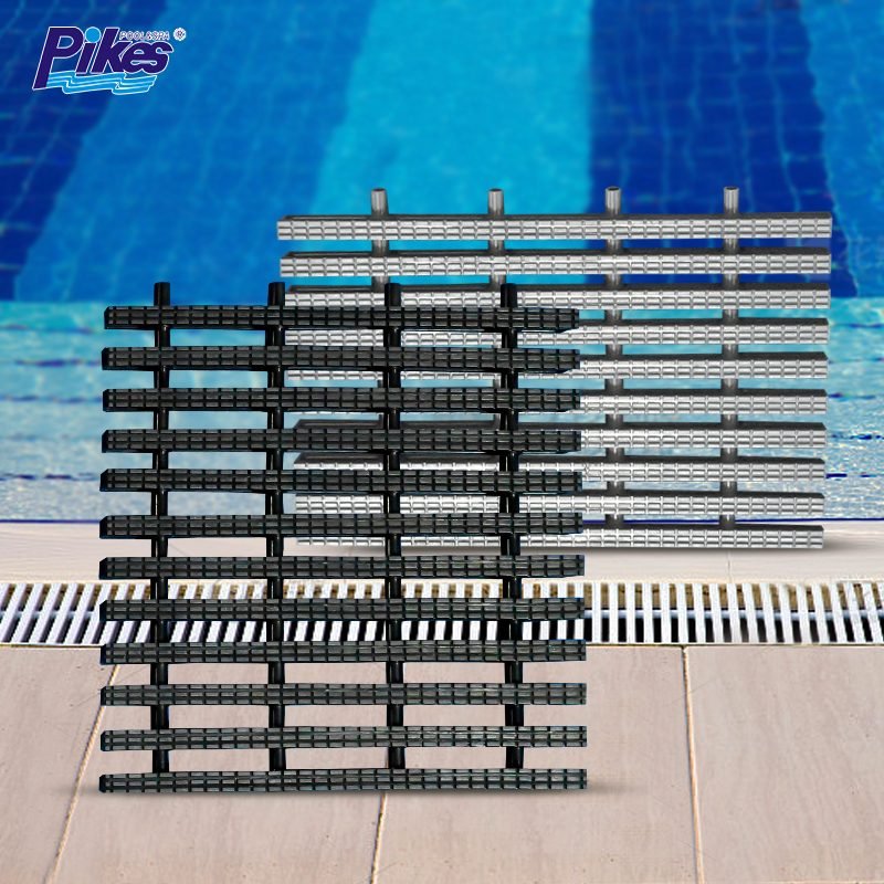 Grille caillebotis VTP-606 au bord d'une piscine